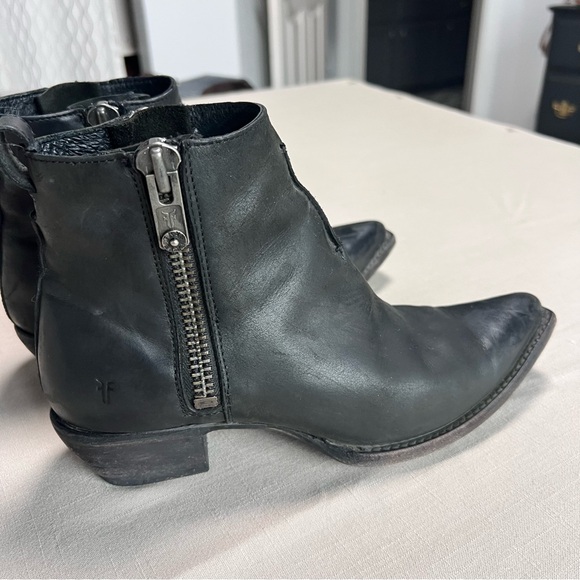 Frye Sacha Side Zip Moto Leather Booties Black Leather Ankle Boots Womens 10 - Picture 10 of 15